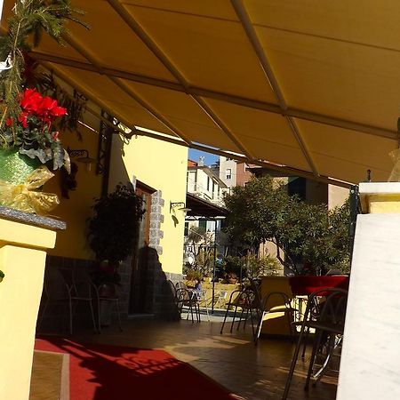 Hotel Azzurro Varazze Bagian luar foto
