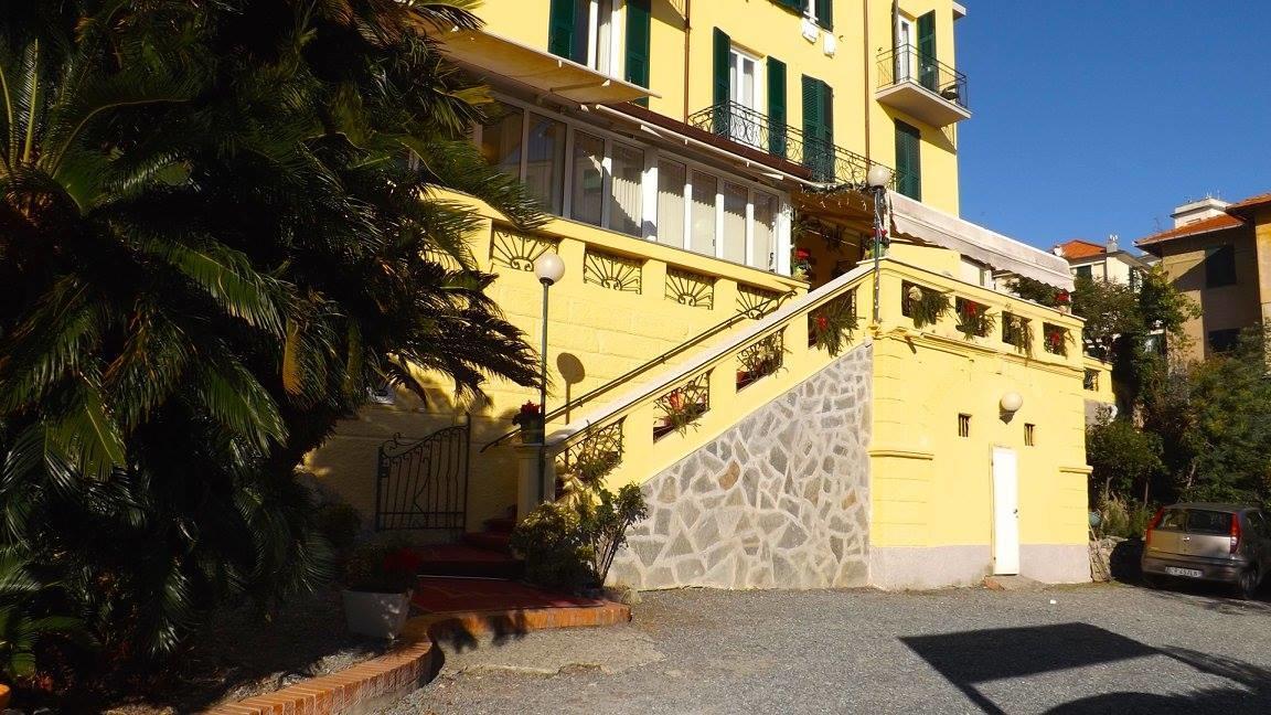 Hotel Azzurro Varazze Bagian luar foto