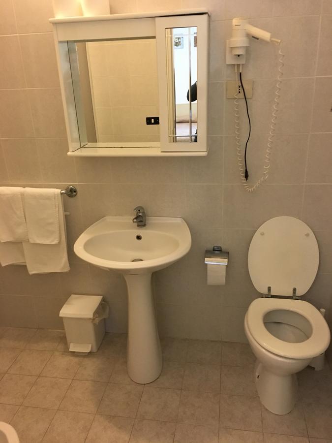 Hotel Azzurro Varazze Bagian luar foto