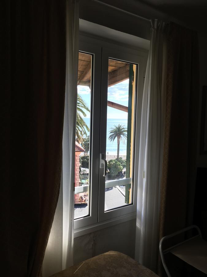Hotel Azzurro Varazze Bagian luar foto